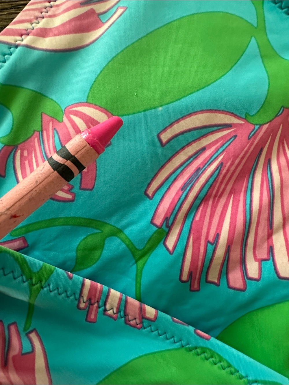 Lilly Pulitzer Foxi Kissue Crossover Side Clinch Tropical One Piece Swimsuit M - Picture 6 of 6
